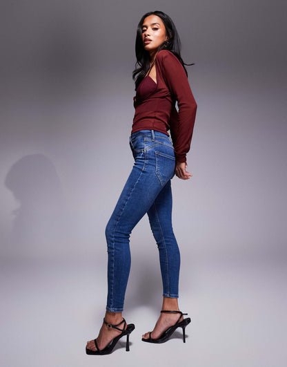 Petite Skinny Jean