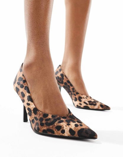 Heeled Court Shoe