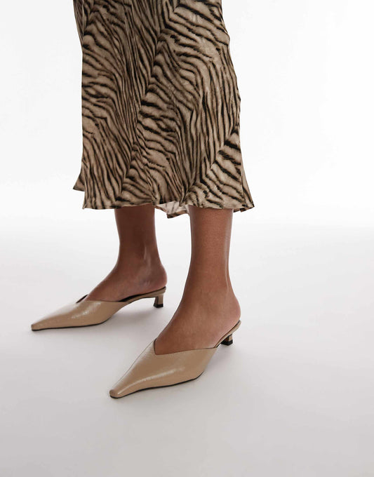 Dolly Closed Toe Heels