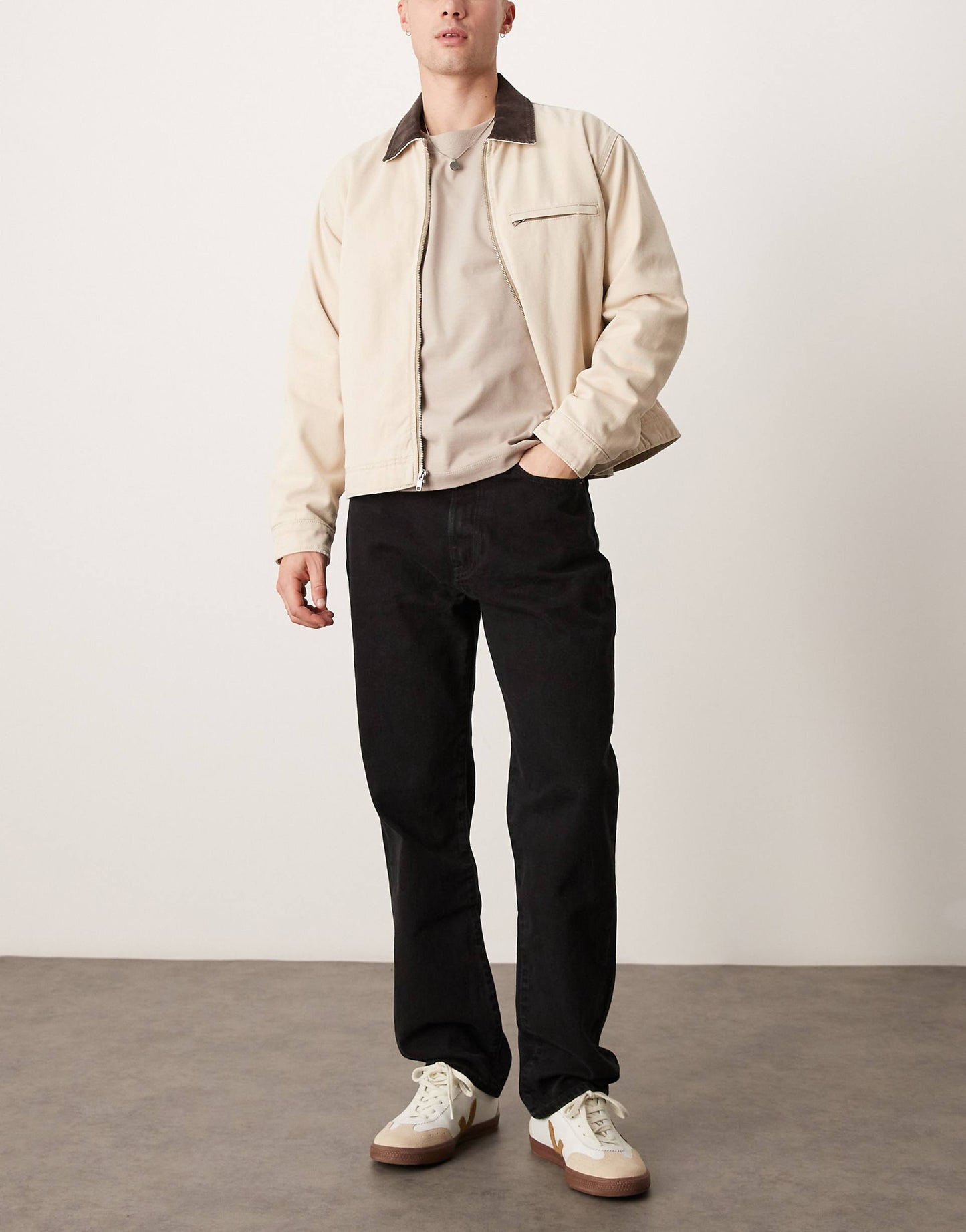 Lightweight Loose Fit Jeans