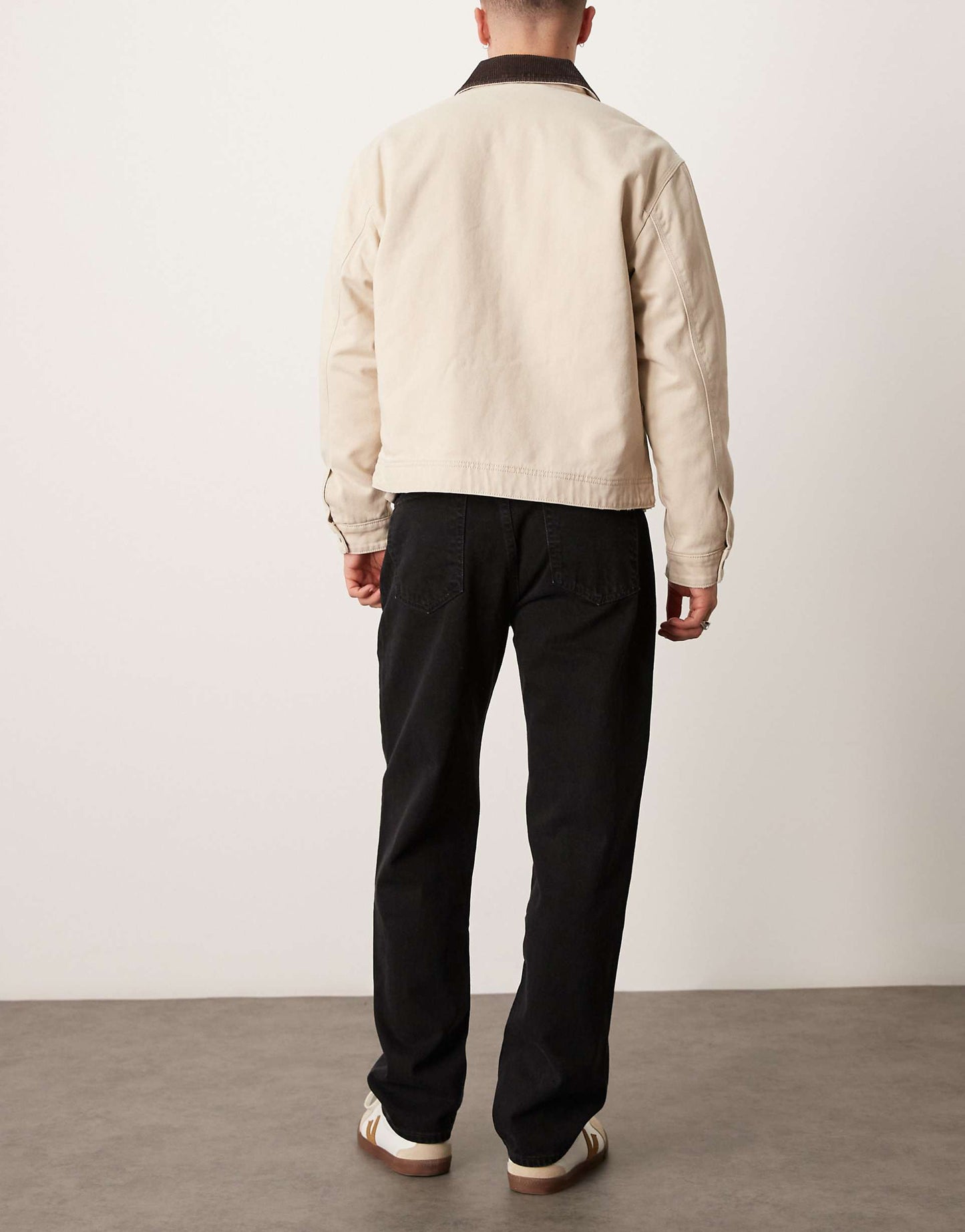 Lightweight Loose Fit Jeans