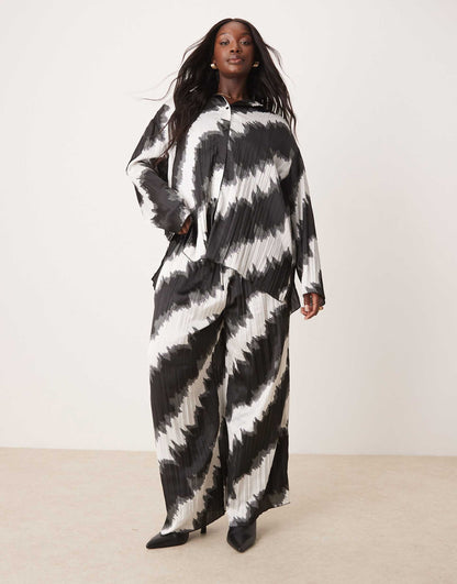 Curve Plisse Relaxed Shirt Co-Ord