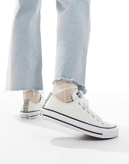 Chuck Taylor All Star Ox Trainers