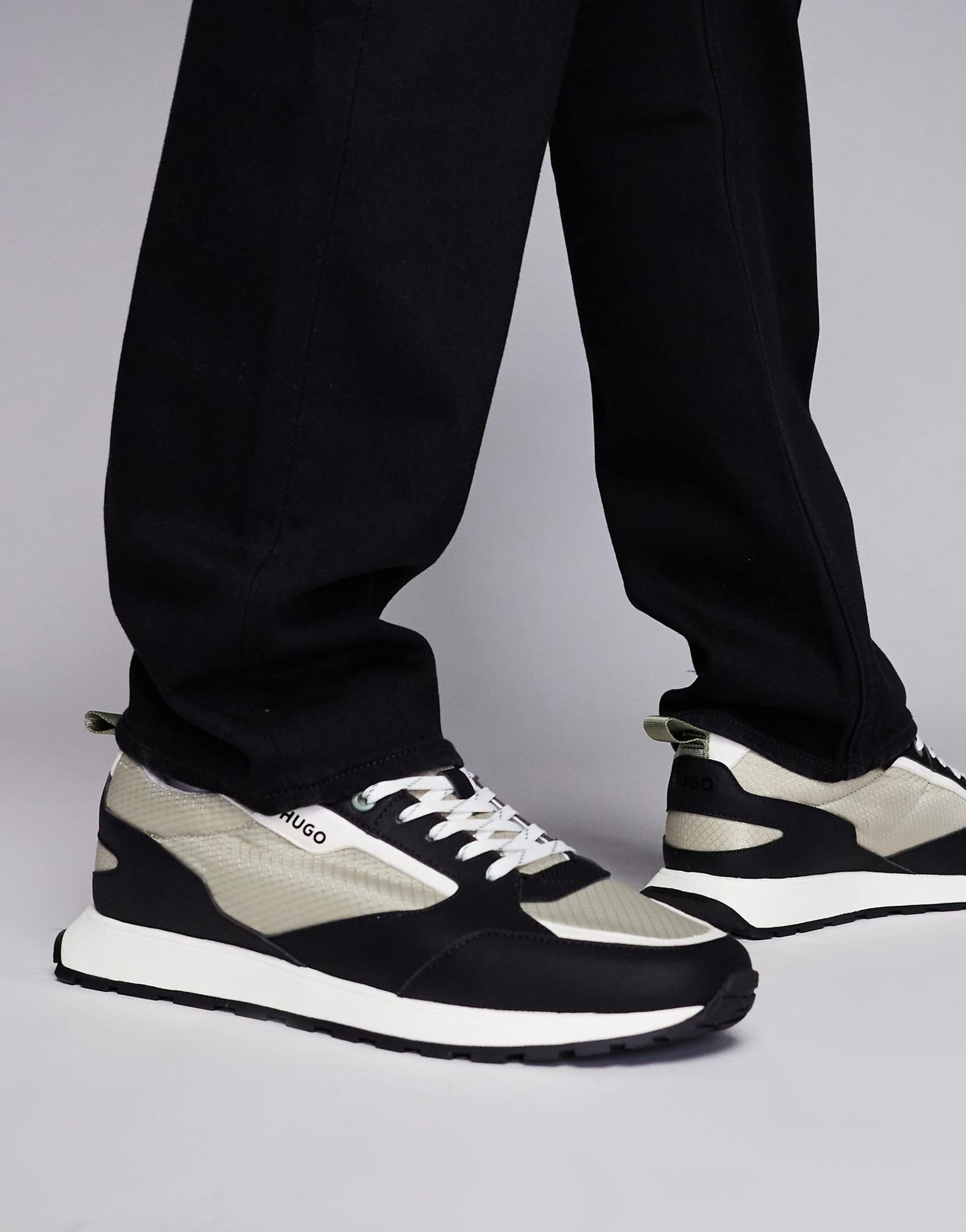 Icelin Contrast Runner