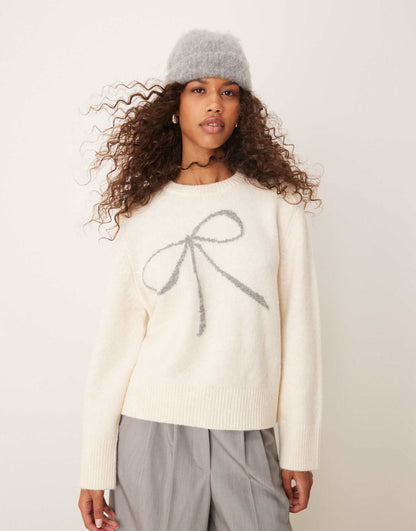 Crewneck Knit Sweater With Bow