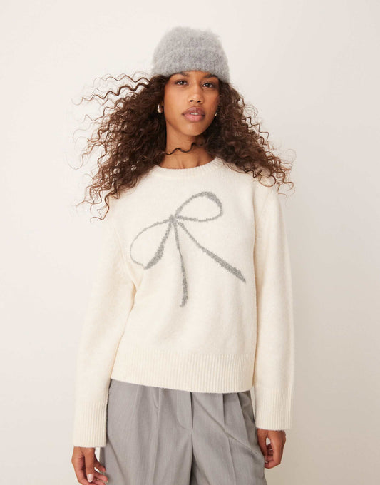 Crewneck Knit Sweater With Bow