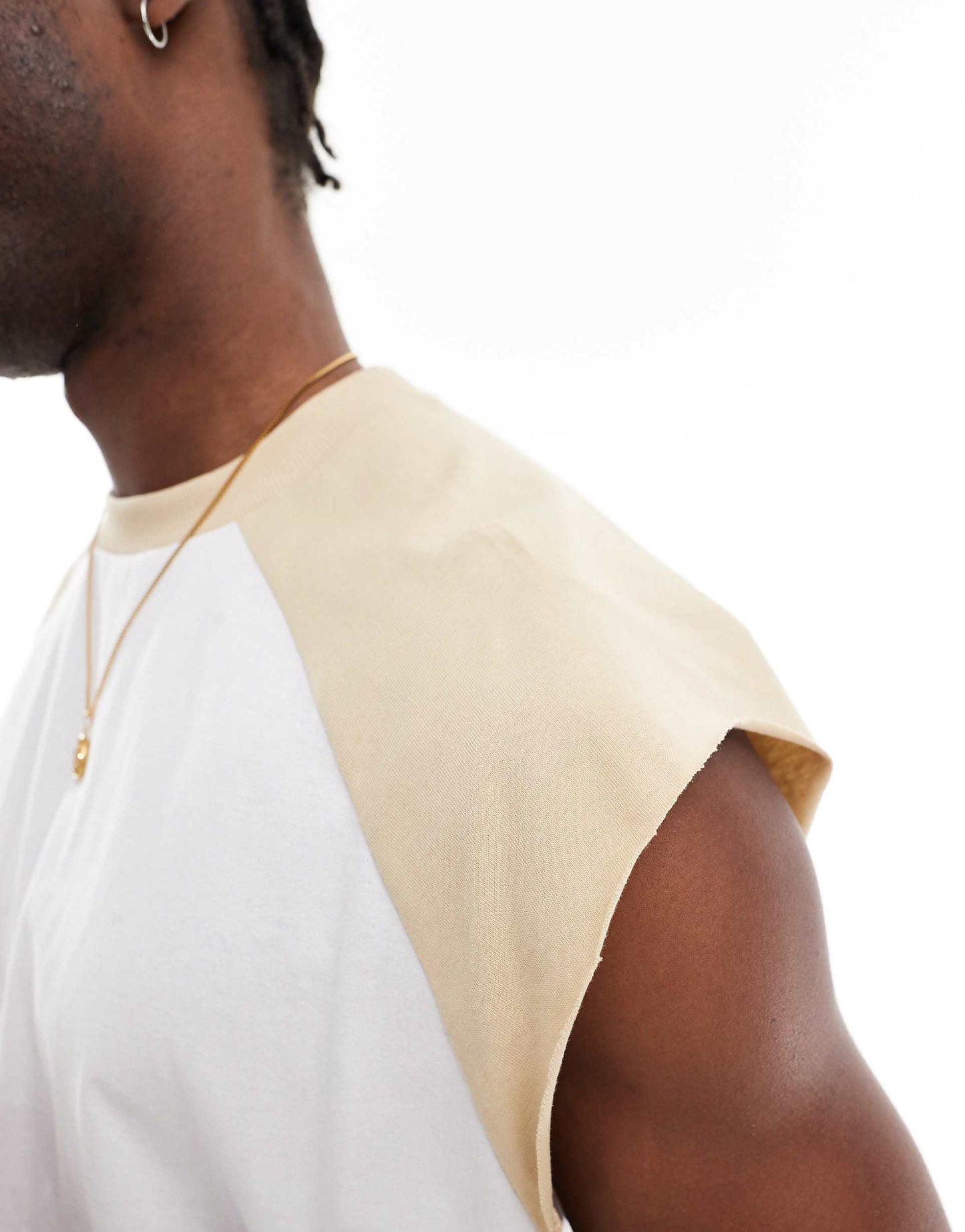 Extreme Oversized Cropped T-Shirt With Raglan Sleeves And Raw Hem On White And Beige