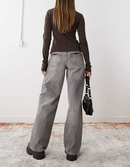 Ample Low Waist Baggy Fit Jeans