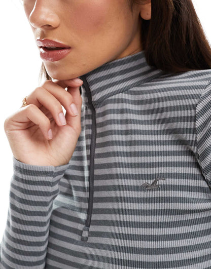 Icon Long Sleeve Quarter Zip Top
