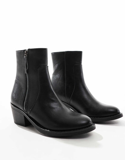 Yonder Ankle Boots