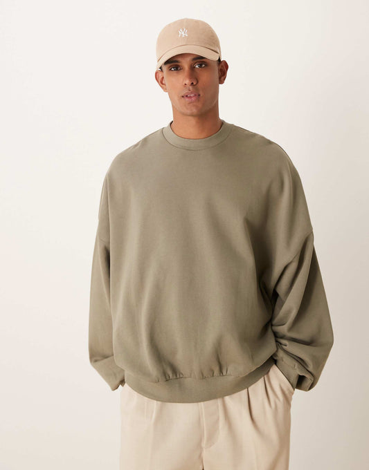 Essential Extreme Oversized Sweatshirt