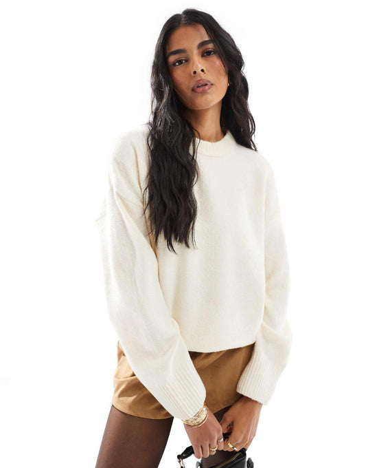 Round Neck Jumper With Wide Sleeves