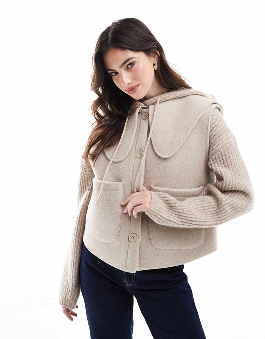 Sleeveless Peter Pan Collared Button Through Gilet