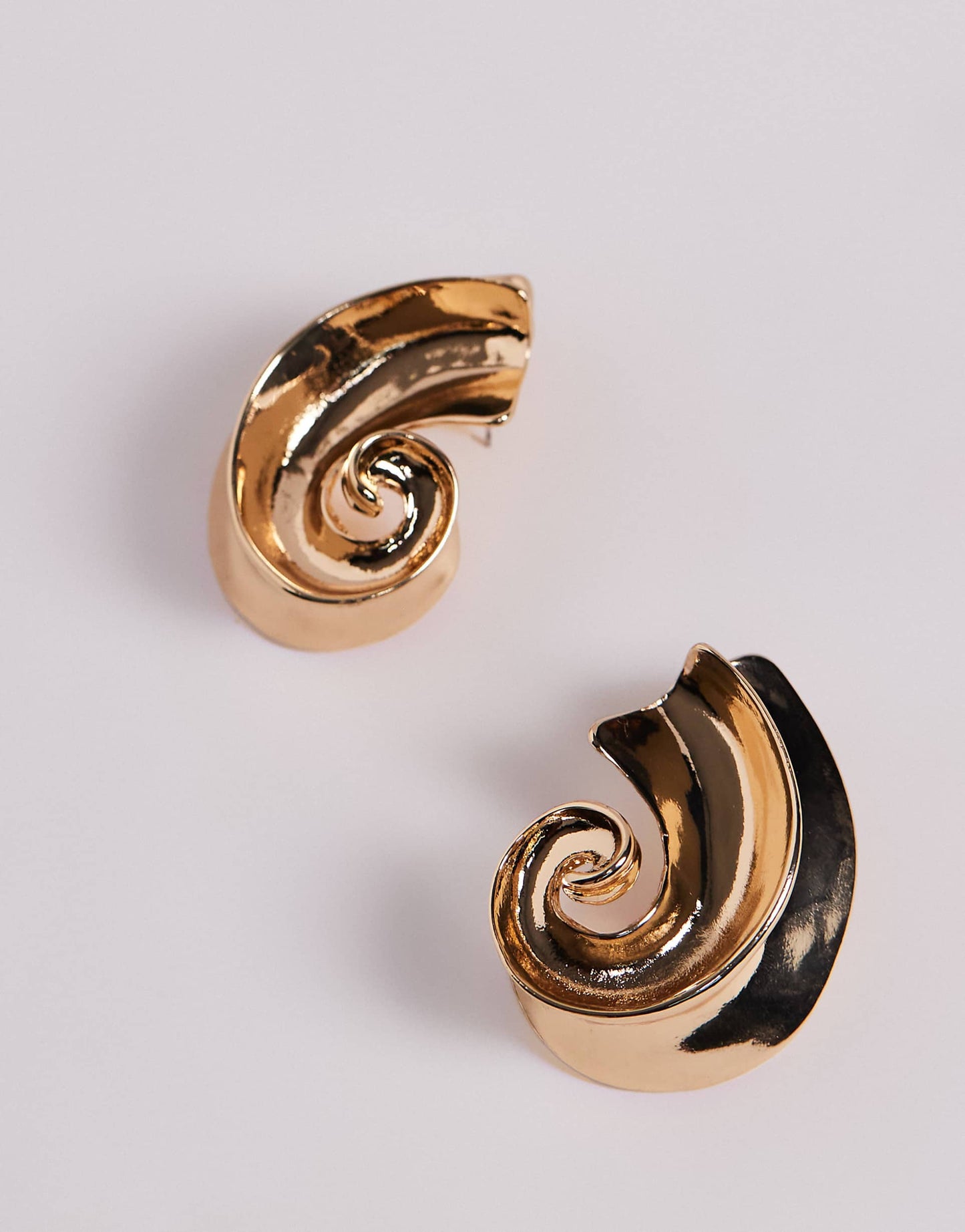 18Ct Gold Plated Swirl Stud Statement Stud Earrings