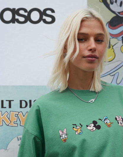 Disney Unisex Oversized T-Shirt With Mickey Mouse & Friends Prints