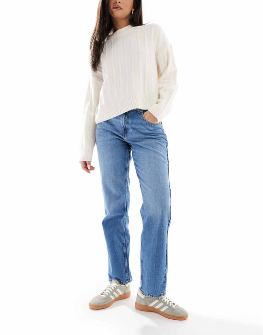Lumi Mid Waist Mom Jeans