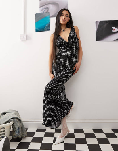Plunge V Neck Sleeveless Tie Back Maxi Dress