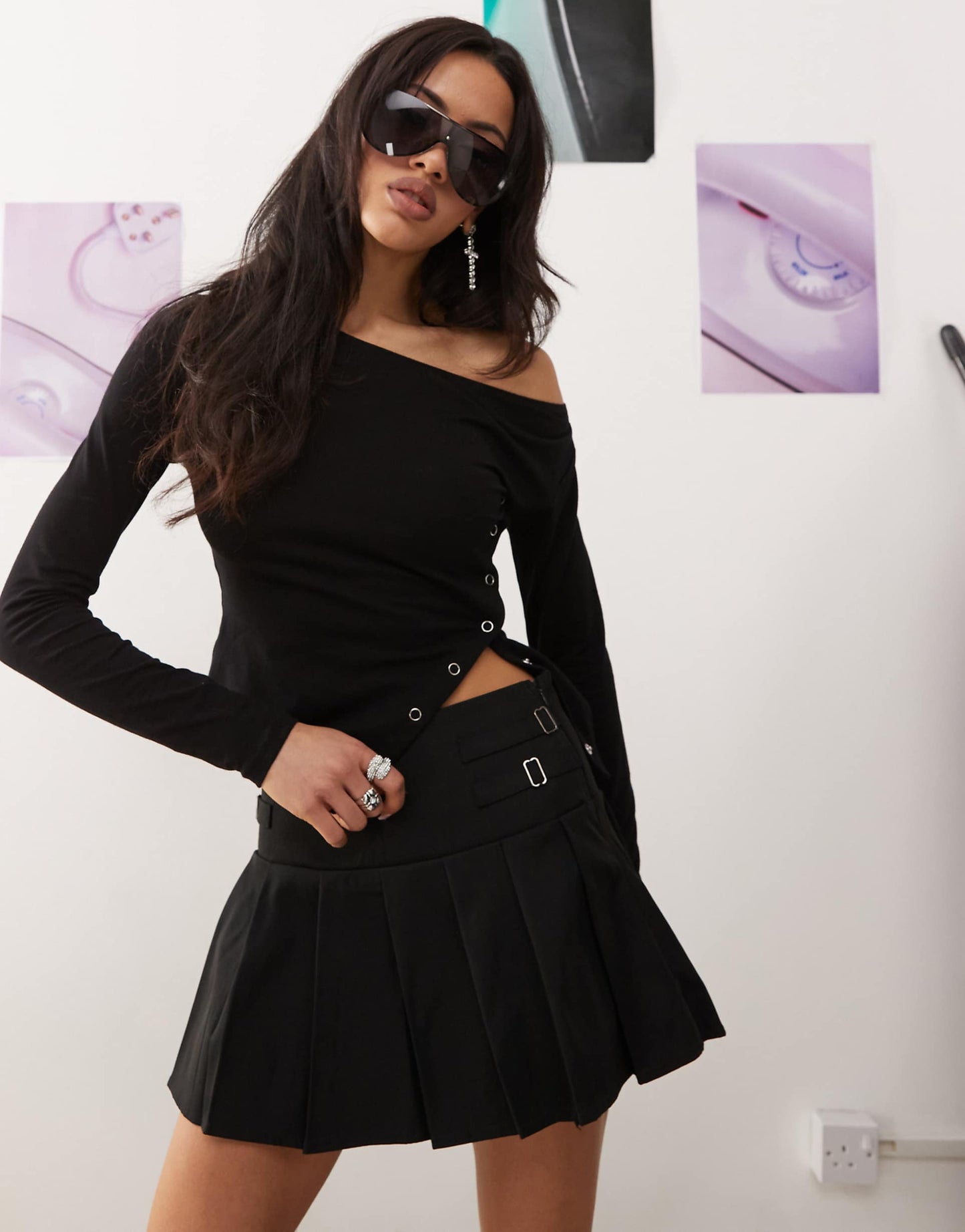 Buckle Detail Pleated Mini Skirt