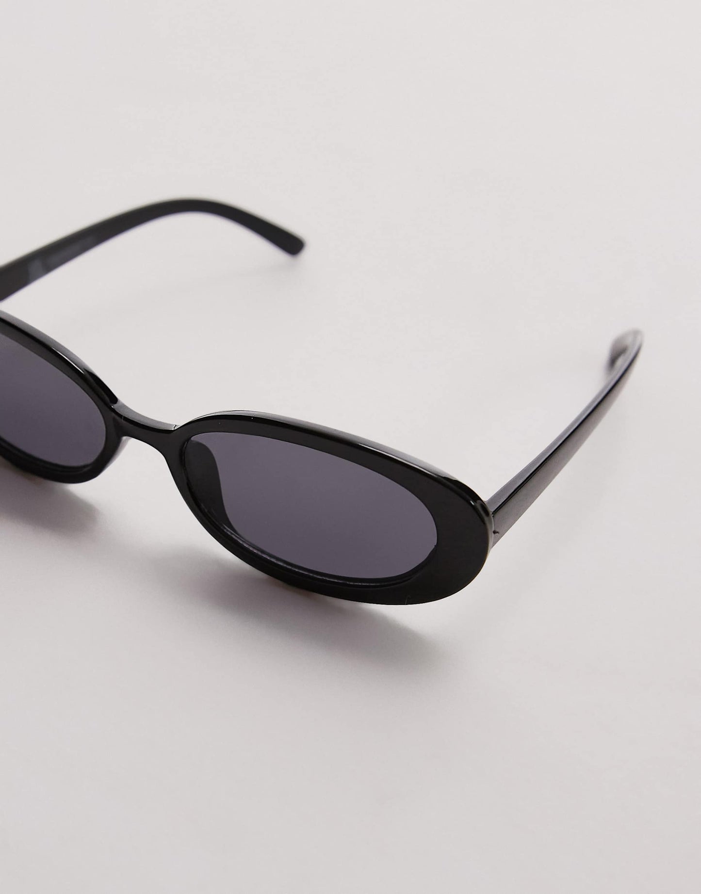 Kos Oval Sunglasses