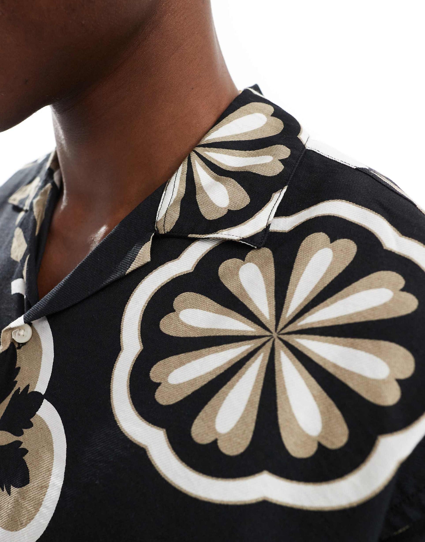Revere Collar Geo Short Sleeve Shirt