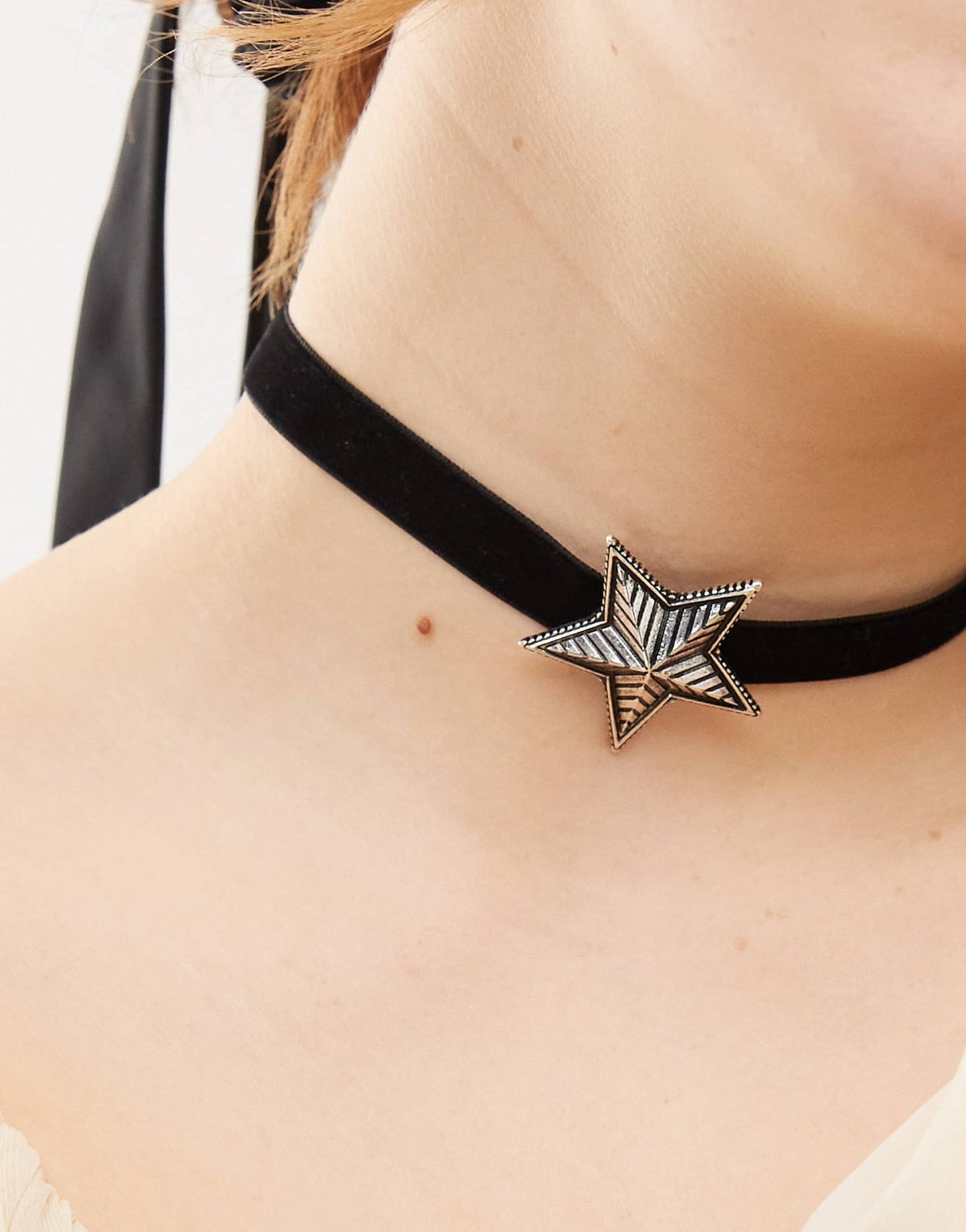 Unisex Star Pendant On Black Velvet