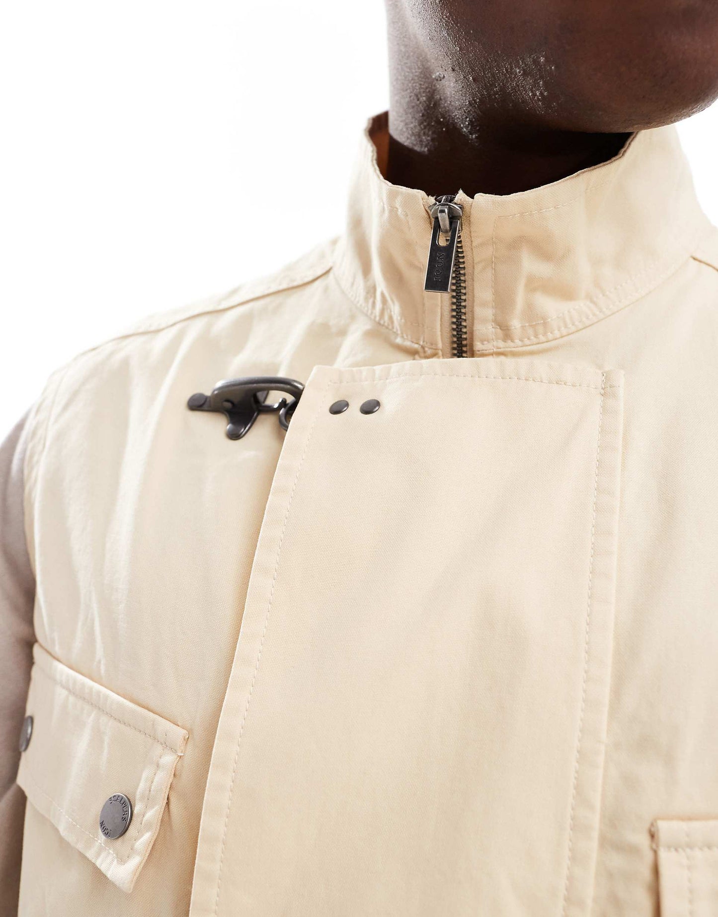 Icon Beech Vest In Cream