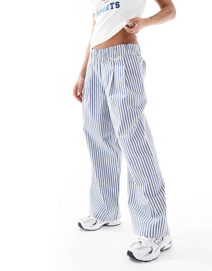 Petite Exaggerated Pull On Wide Leg Trouser