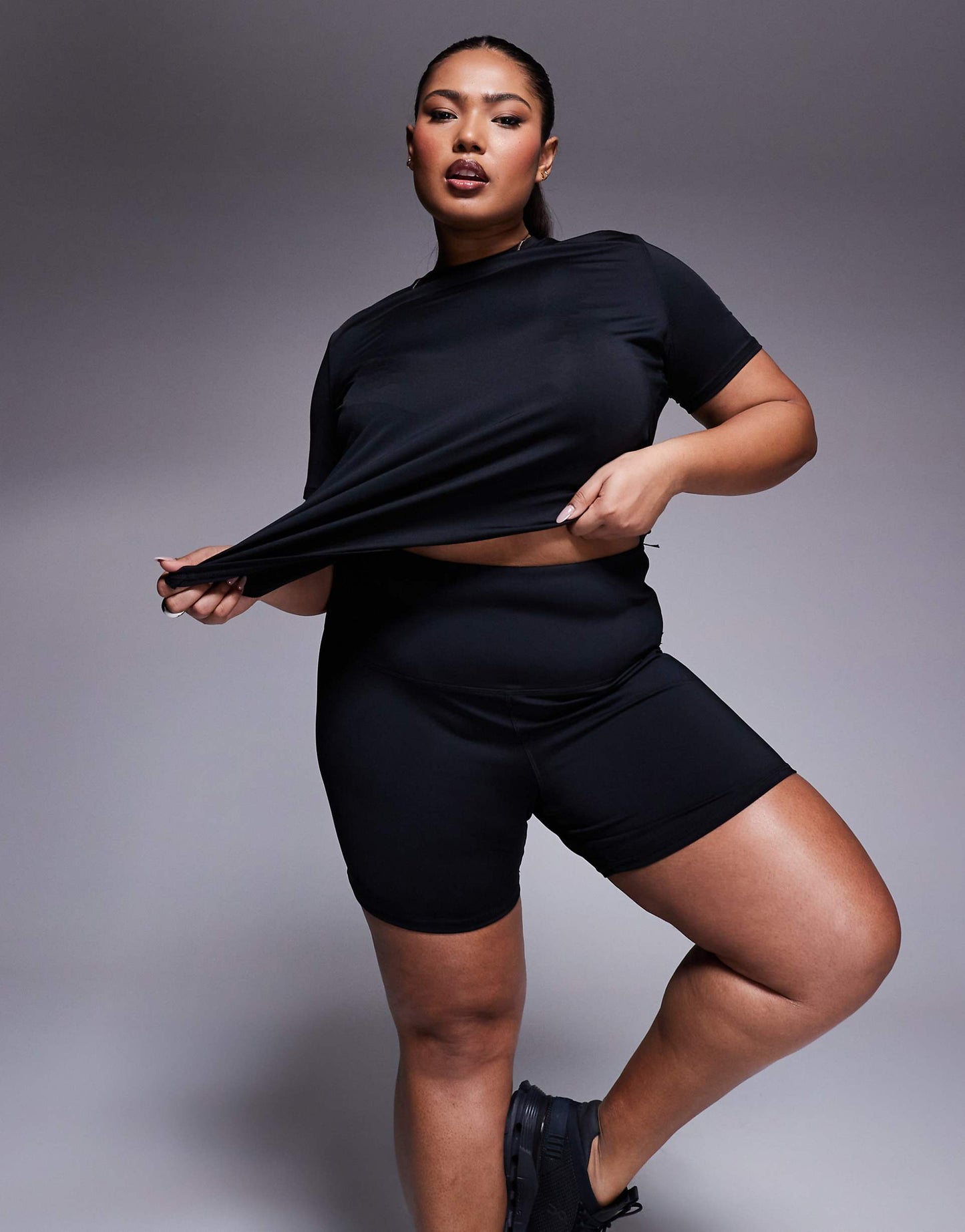 Curve Icon 5 Inch Quick Dry Legging Short With Zip Phone Pocket