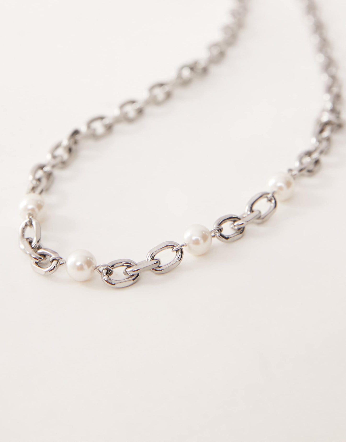 Essence Pearl Necklace