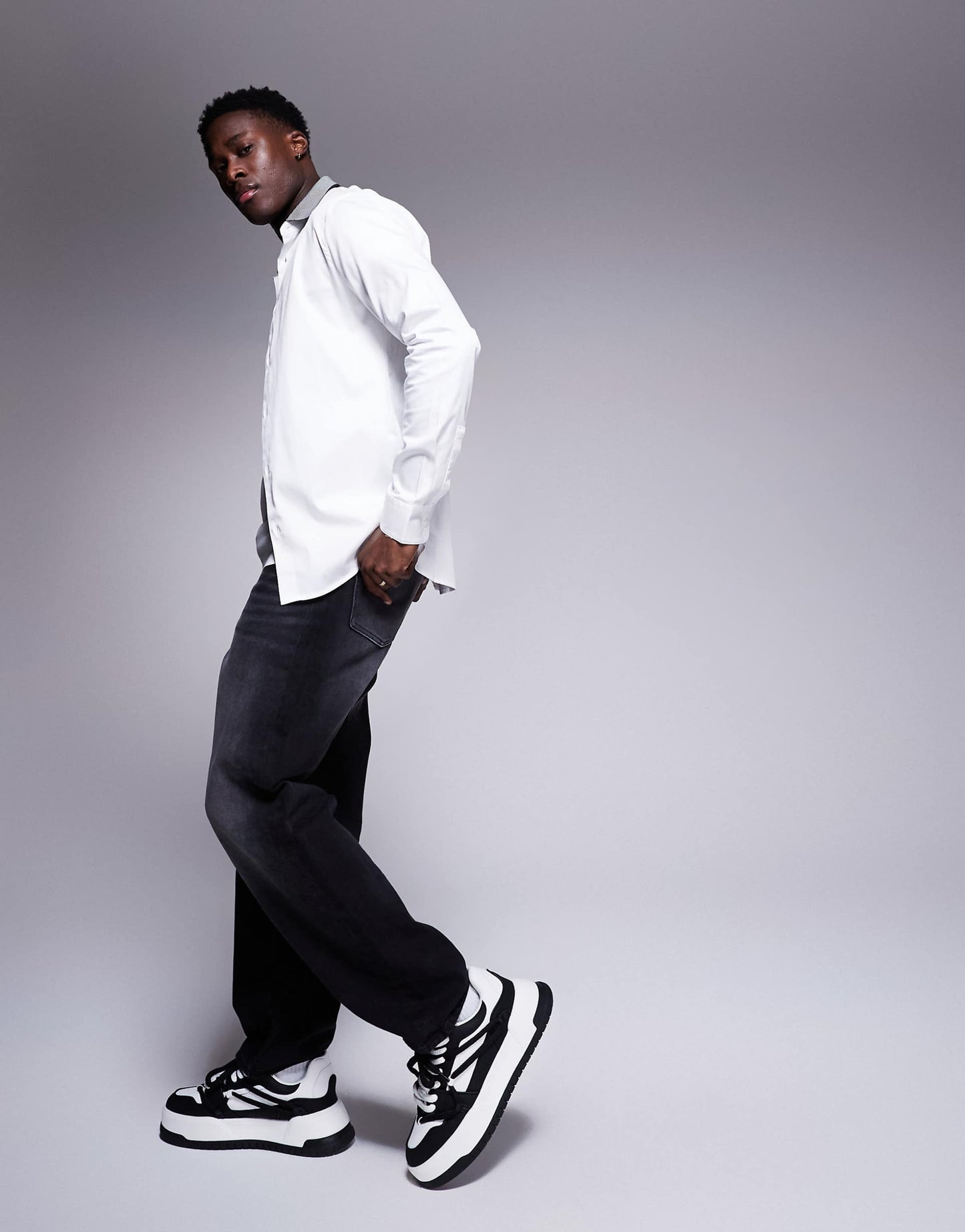 Shirt With Contrast Stripe Collar