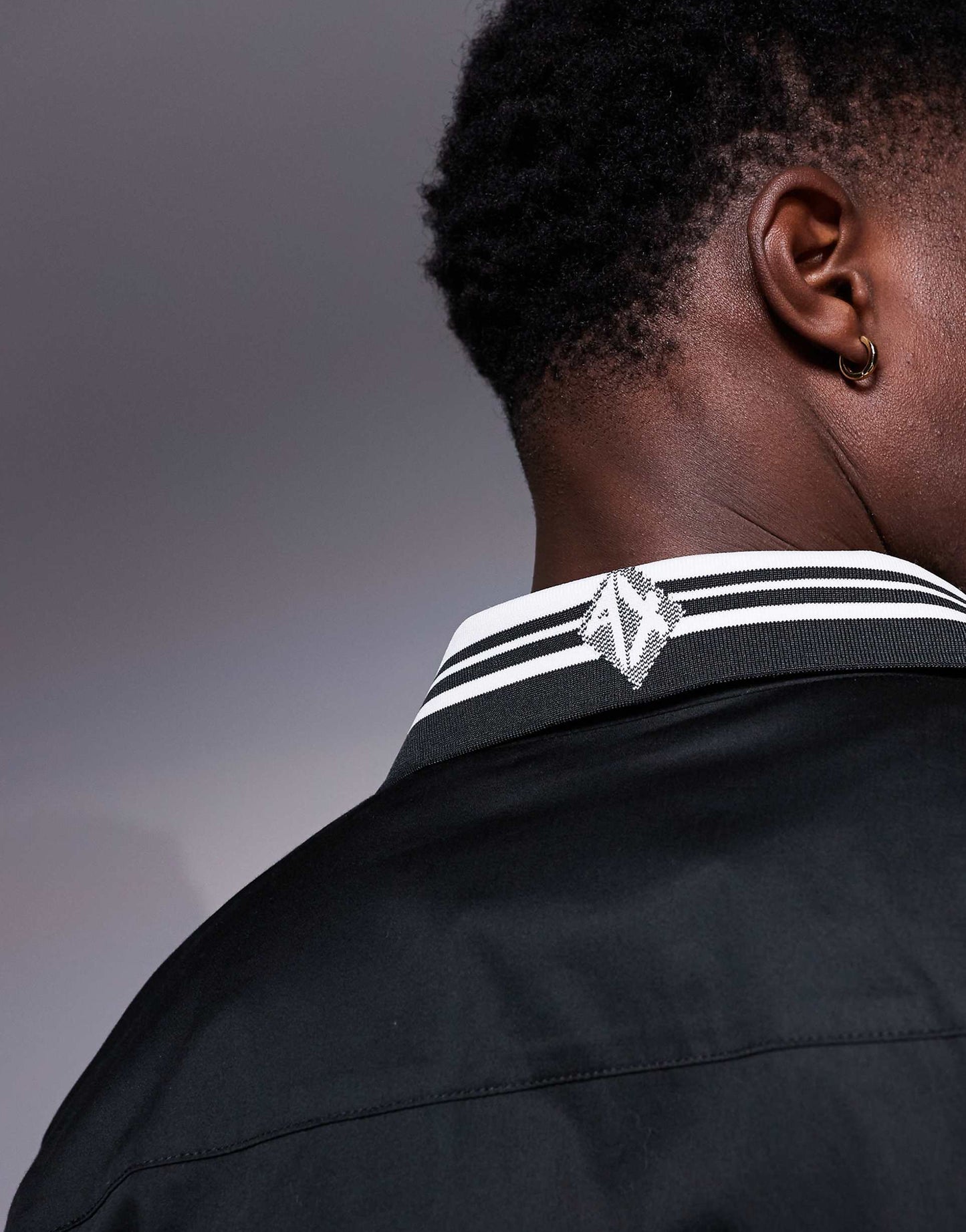 Shirt With Contrast Stripe Collar
