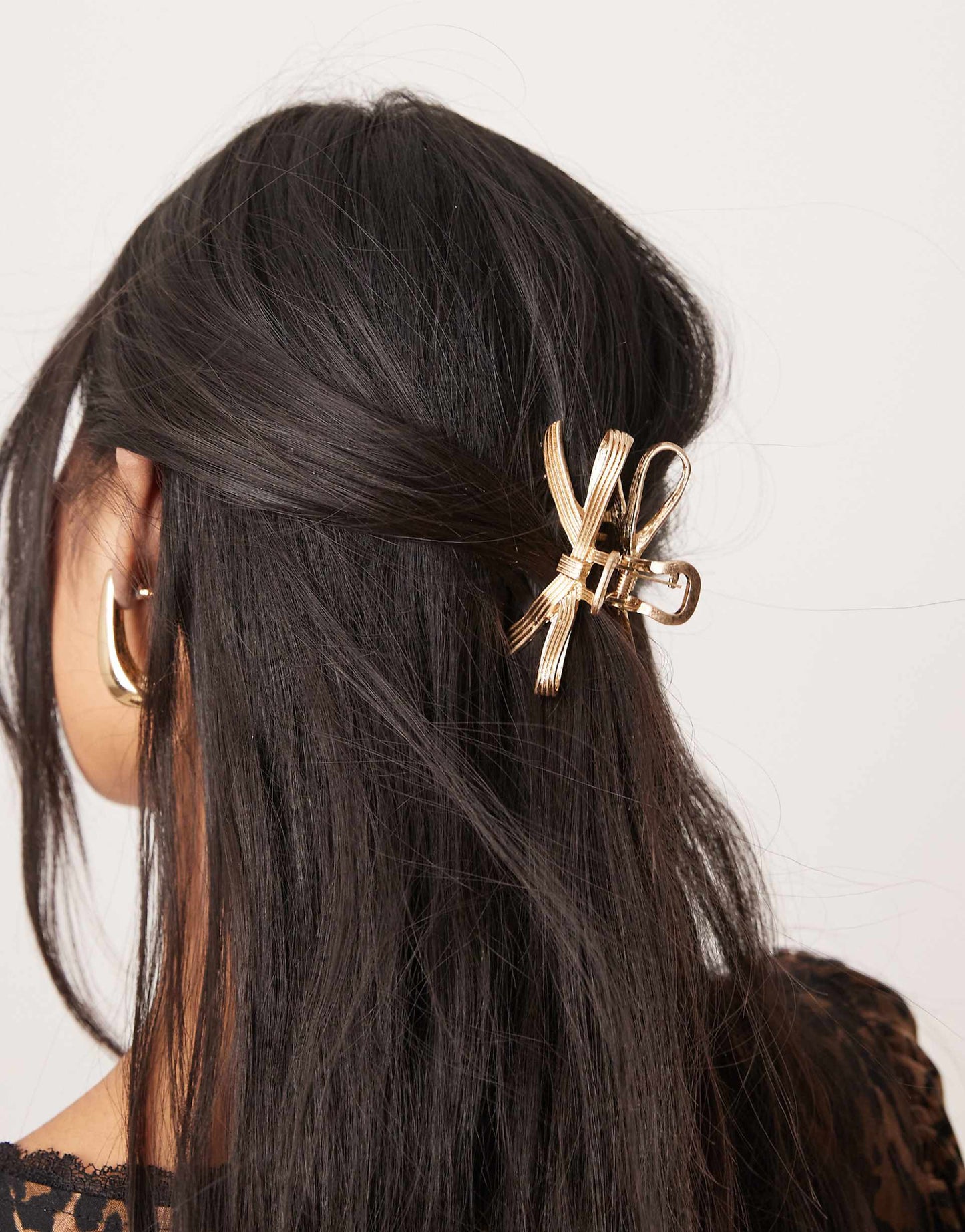 Hair Claw With Bow Detail