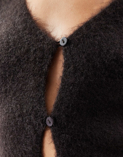 Str Cropped Fluffy Knit Cardigan