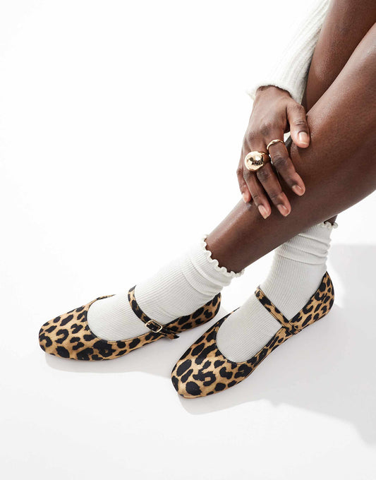 Iris Ballet Shoe With Bow