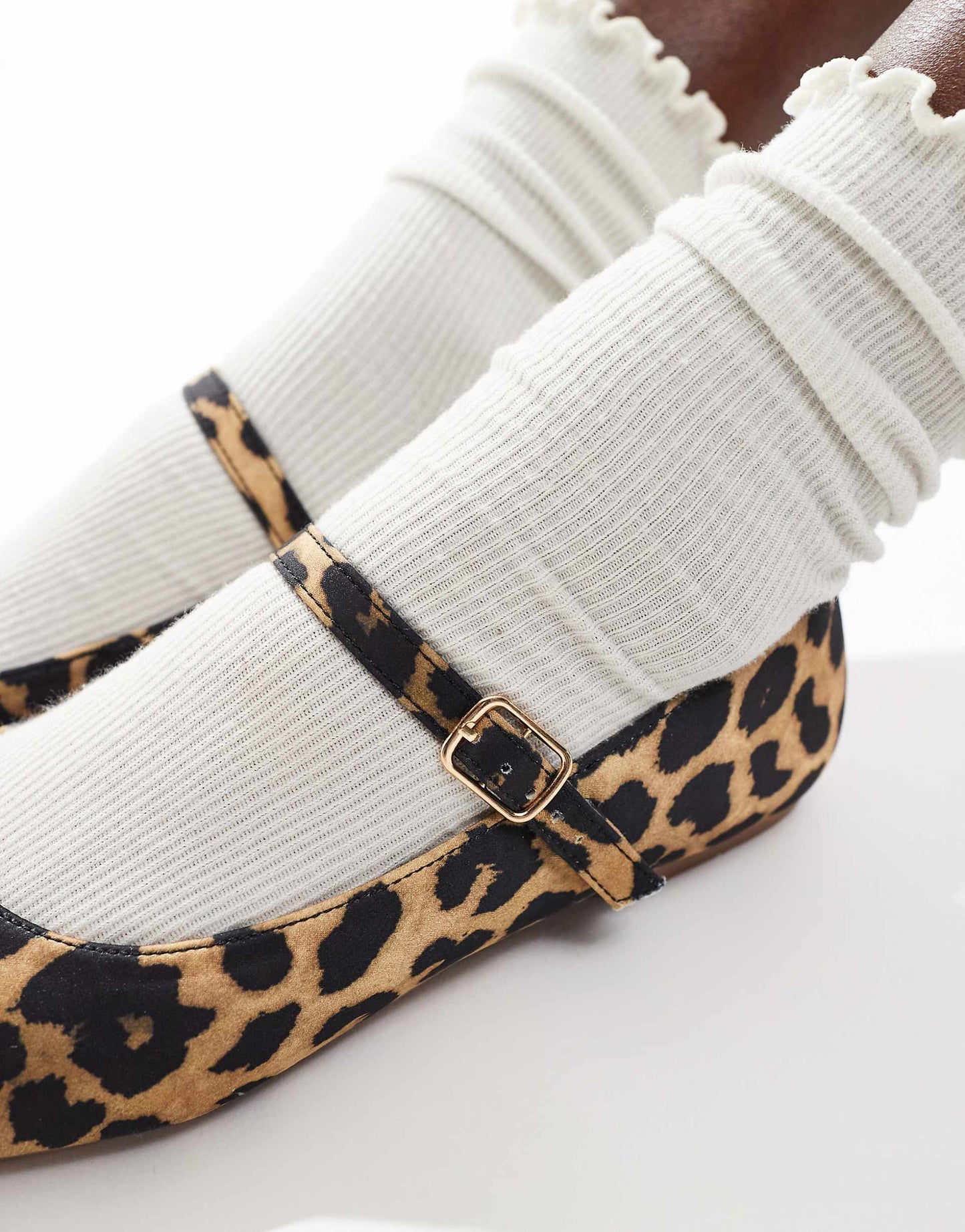 Iris Ballet Shoe With Bow