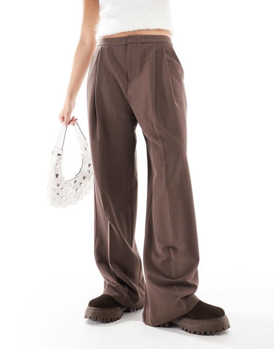 Pleated Wide Leg Tailored Trouser
