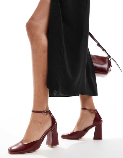 Levante Block Heeled Sandal