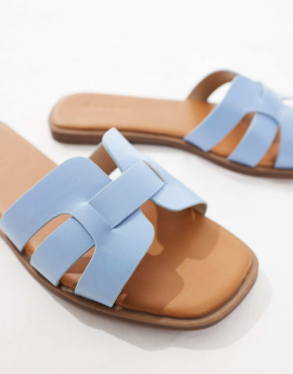 Stork Flat Sandals