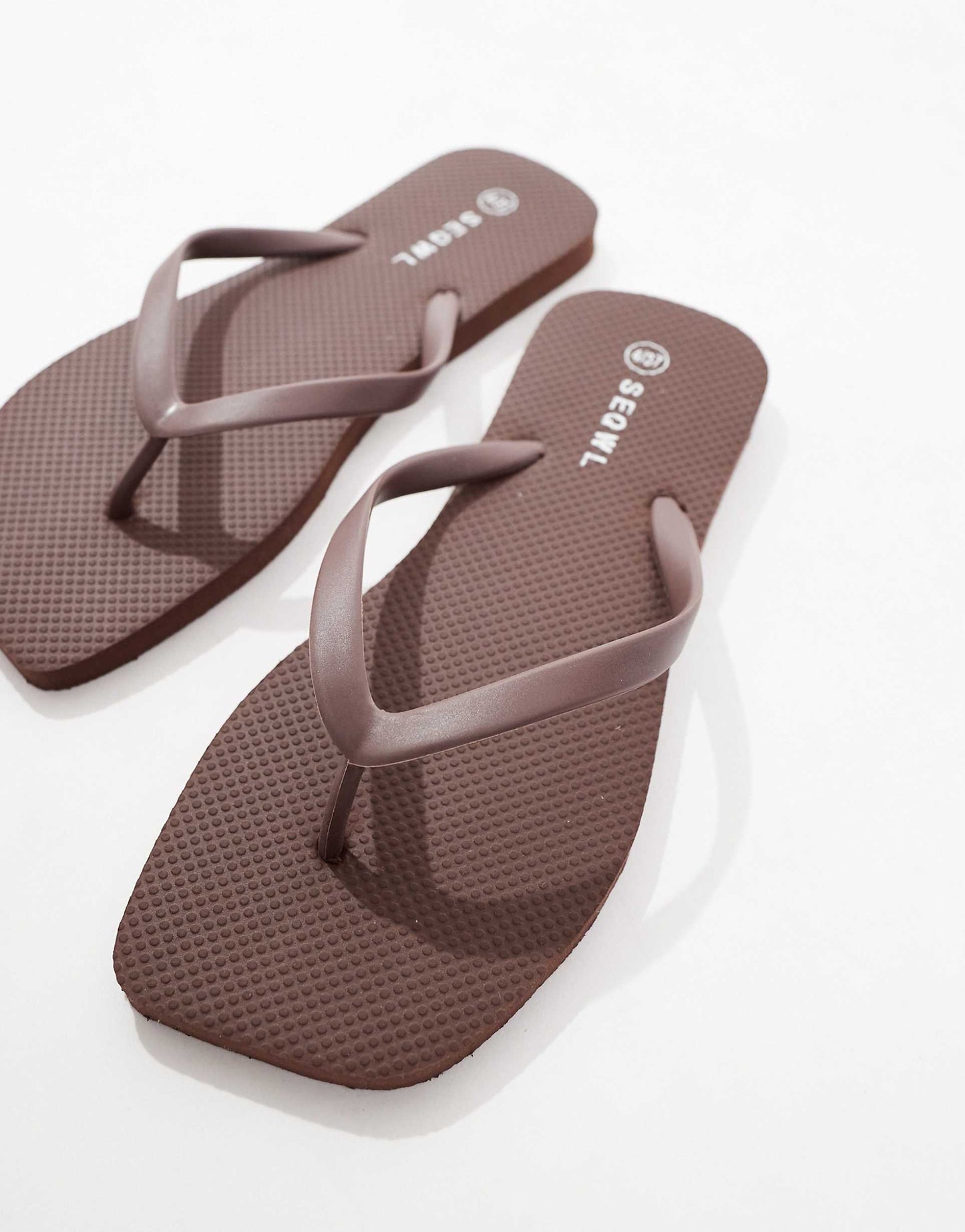 Thong Sandals With Square Toe