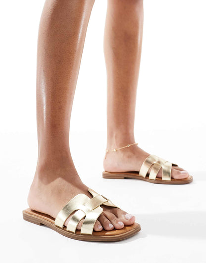 Stork Flat Sandals