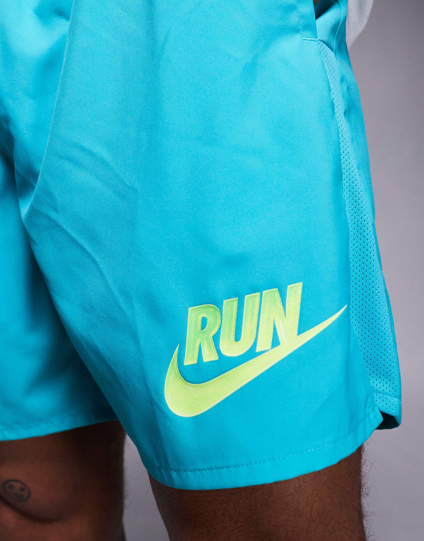 Running Run Energy Challenger 7 Inch Shorts