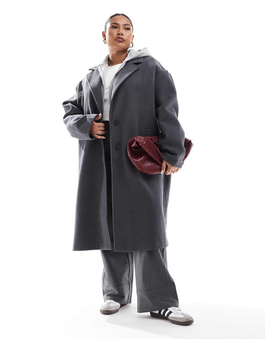 Curve Chuck On Formal Coat