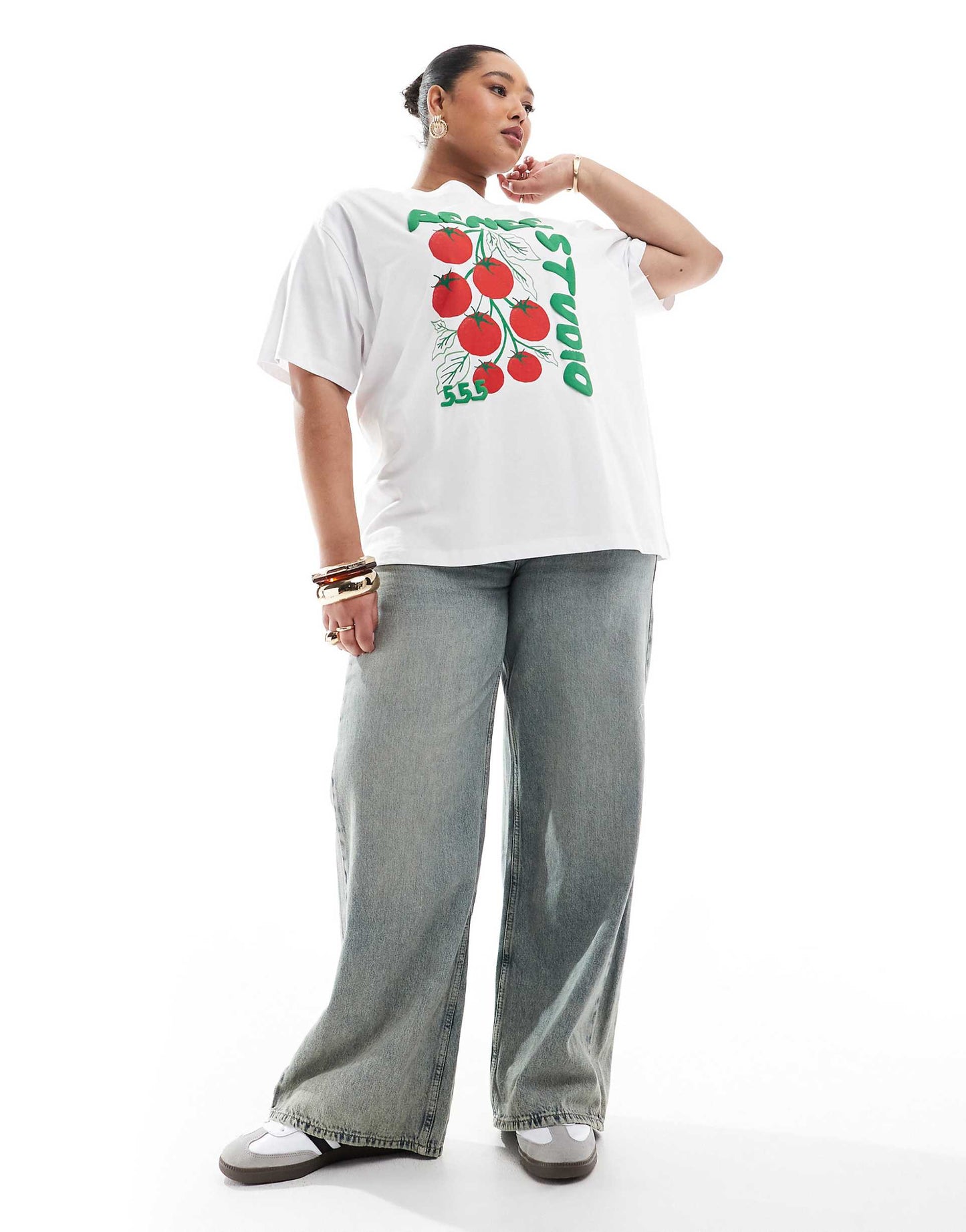 Exclusive T-Shirt With Tomato Vine Logo Graphic