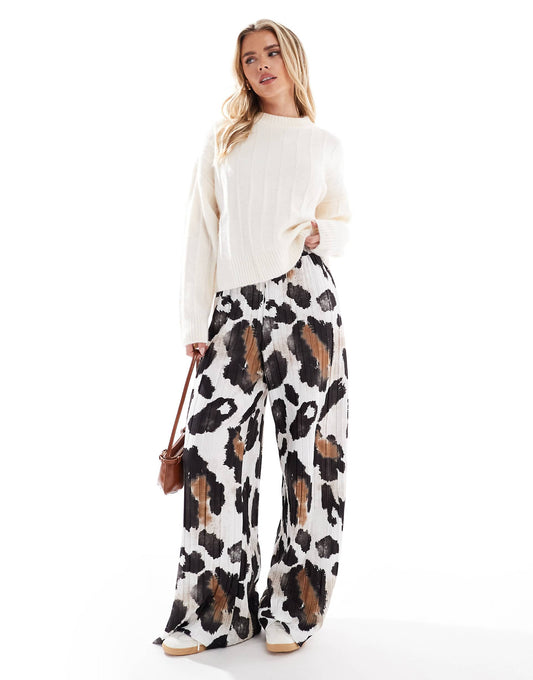 Petite Plisse Wide Leg Trousers