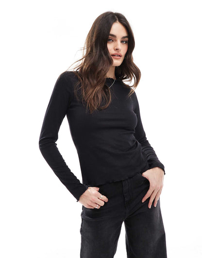 Long Sleeve T-Shirt With Lettuce Hem