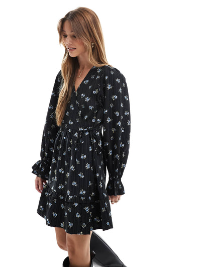 Ditsy Floral V-Neck Textured Mini Dress