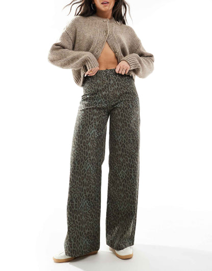 Extreme Wide Leg Jeans