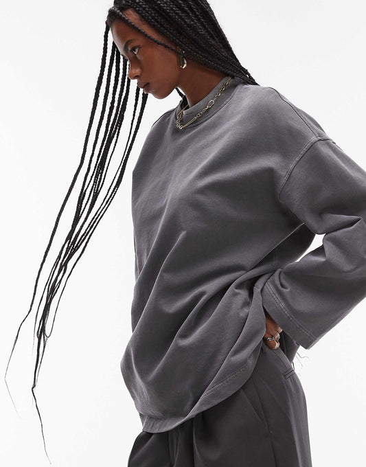 Oversized Sweatshirt With Wide Sleeves