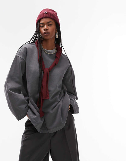 Oversized Sweatshirt With Wide Sleeves