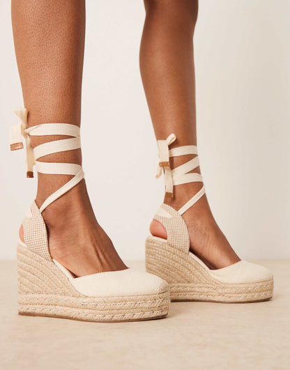 Tyra Closed Toe Wedges